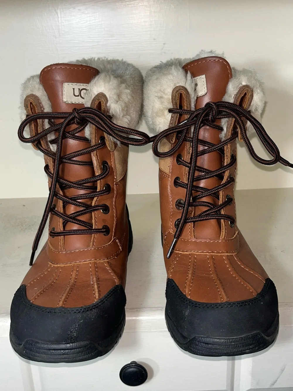 UGG Men’s Butte Leather Snow Boots Size 8